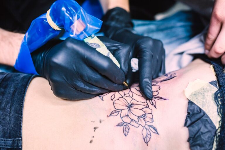 Minimalist Tattoos: Simple Yet Meaningful Designs